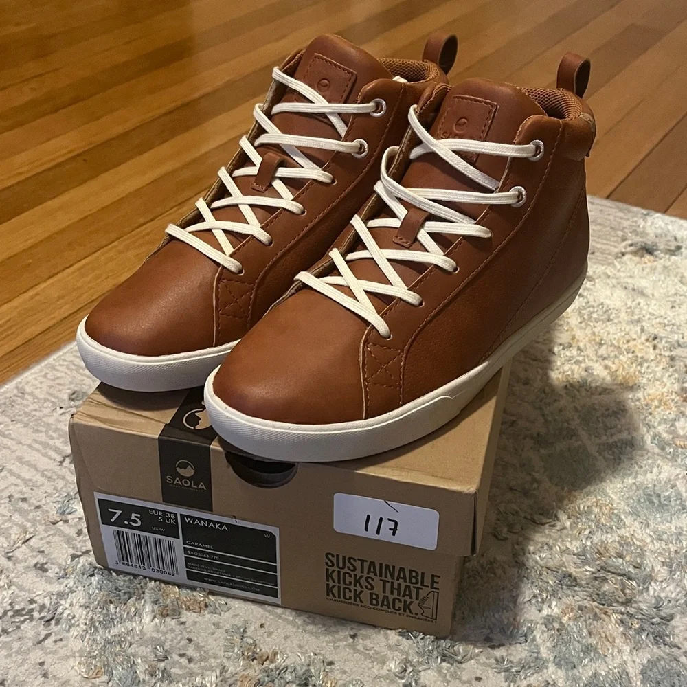 SAOLA Wanaka Vegan Boots Sneakers Size 7.5 - Picture 1 of 10